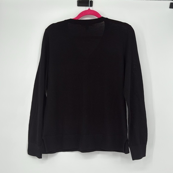 Katherine Barclay Black V-Neck Sweater Size Large Classic Lightweight Knit - Picture 5 of 5
